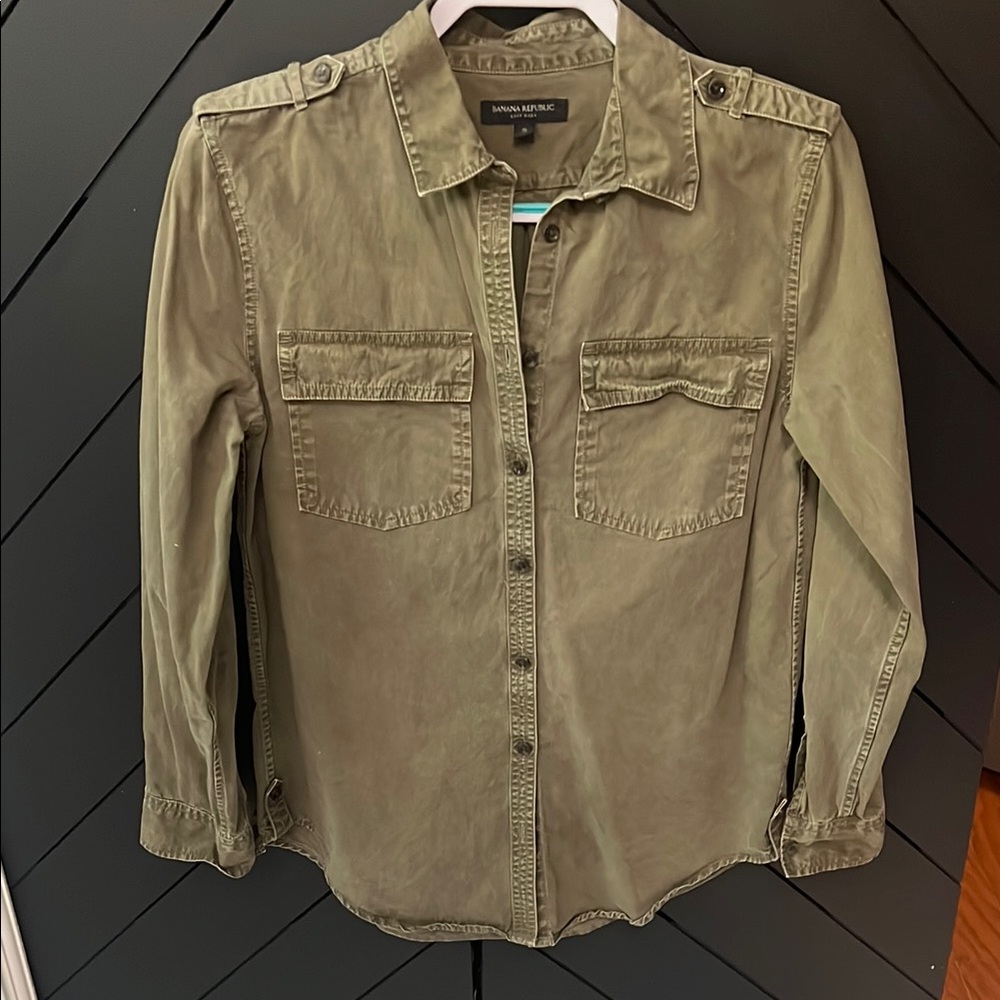 Banana Republic Olive Green Button-Up Shirt